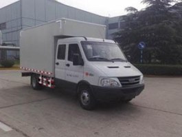 依维柯厢式运输车