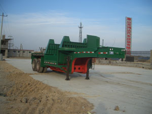仙达9.8米25吨半挂车(XT9340TBG)