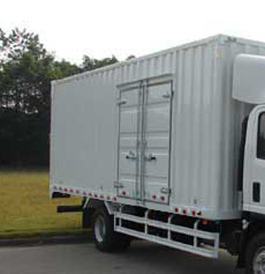 QL5100XTPAR 五十铃7米厢式货车图片