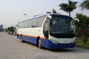 金旅12米24-67座客车(XML6127J63)