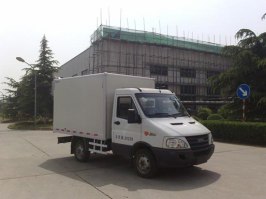 依维柯厢式运输车
