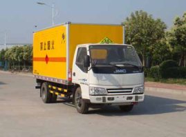 爆破器材运输车