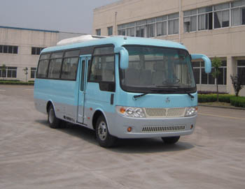 金南7.3米24-27座客车(XQX6720D3Y)