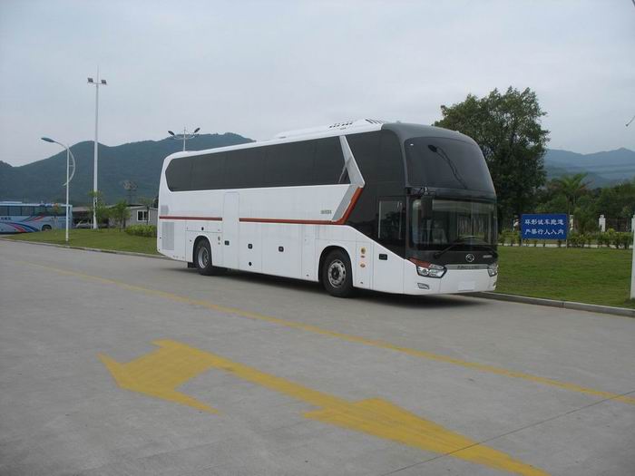 金龙12米24-61座客车(XMQ6129YA)