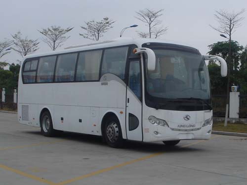 金龙9米24-39座客车(XMQ6900AYN4C)