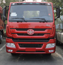 解放CA1180P1K2L2T1E4A80平头柴油载货汽车公告图片
