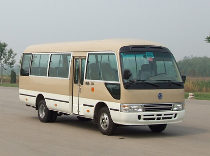申龙7米10-23座客车(SLK6702F2G3)