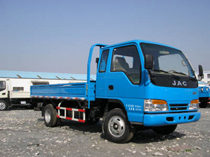 HFC1041K73R1 江淮99马力单桥柴油3.9米国三载货汽车图片