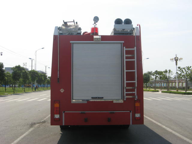 水罐消防车图片