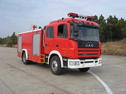 SJD5160GXFSG50H 捷达消防牌水罐消防车图片