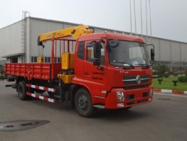 随车起重运输车