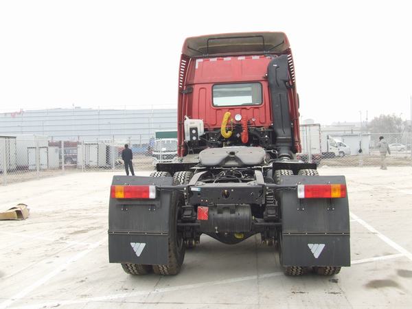 BJ4253SMFKB-11 欧曼430马力后双桥,后八轮柴油国三半挂牵引车图片