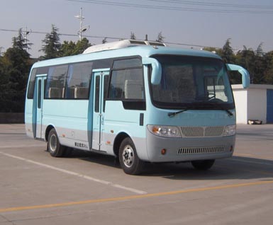 金南7.3米24座客车(XQX6720D4Y)