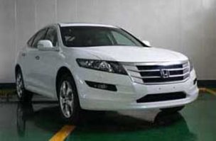 歌诗图牌HG7350EAAV型轿车