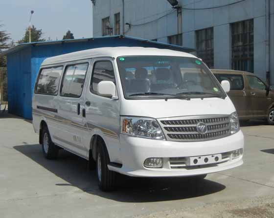 福田5.3米10-14座轻型客车(BJ6546B1DDA-XB)