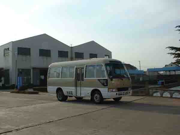 春洲JNQ6601DK1轻型客车图片