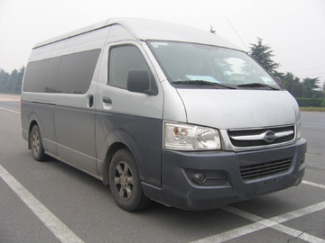 金龙5.4米10-15座轻型客车(KLQ6540Q)