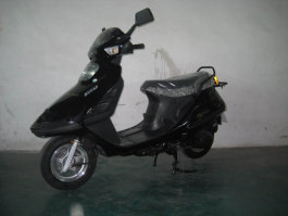 两轮摩托车