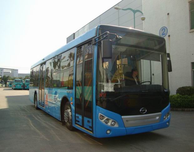 五洲龙12米28-36座混合动力城市客车(FDG6121HEVG)