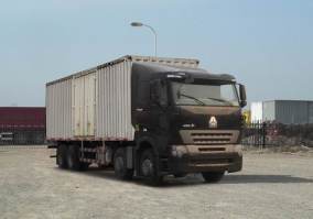 豪沃牌ZZ5317XXYN3867P1H厢式运输车