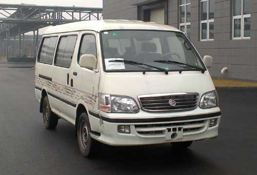 金旅XML6502JA8小型客车图片
