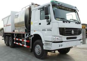 沥青碎石同步封层车