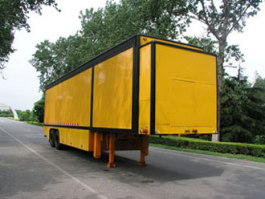 展示半挂车