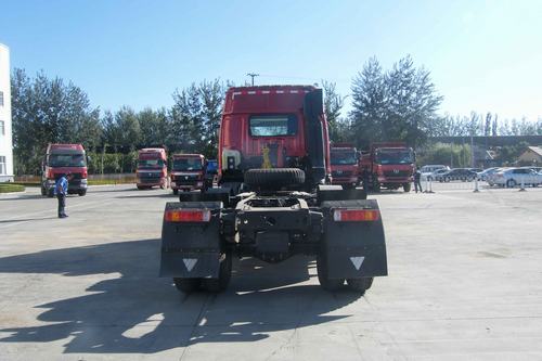 BJ4258SNFJB-8 欧曼340马力前四后四(小三轴)柴油国三半挂牵引车图片