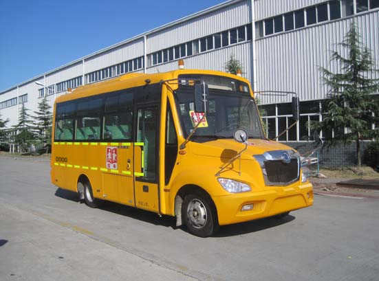 申龙6.8米24-31座幼儿专用校车(SLK6680CYXC)