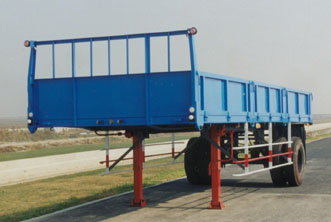 沪光7.2米10吨1轴半挂车(HG9130LE)
