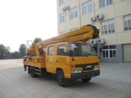 高空作业车