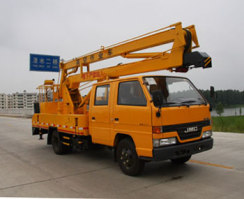 高空作业车
