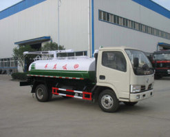 吸粪车