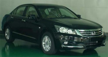 雅阁牌HG7203BBV型轿车