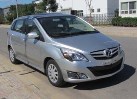 北京牌BJ7080B3D-SHEV型混合动力轿车