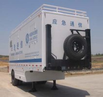 通信半挂车