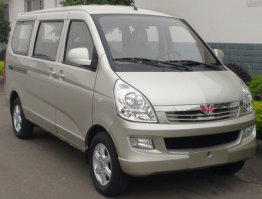 五菱牌LZW6410BC5型多用途乘用车