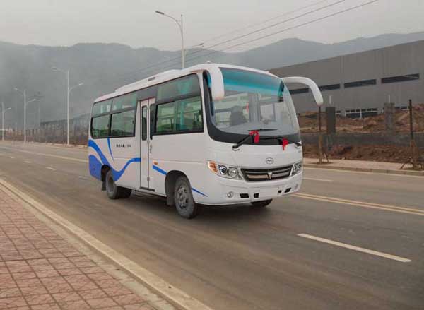 川马6米10-19座客车(CAT6600C4E)