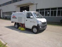 扫路车