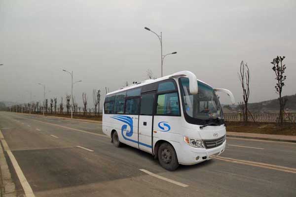 川马6.6米10-23座客车(CAT6660N5E)