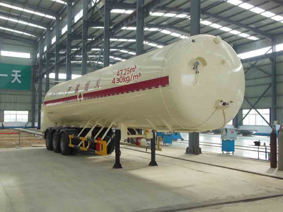 红旗13米20.3吨3轴低温液体运输半挂车(JHK9400GDY)