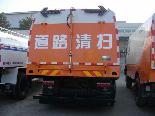 中联牌ZLJ5154TSLE3扫路车公告图片