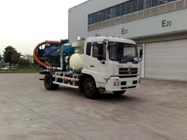 吸污车