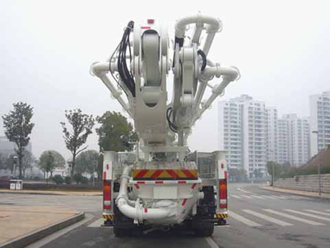 中联牌ZLJ5550THB混凝土泵车公告图片