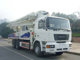 混凝土泵车