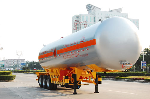 久远13米25吨3轴液化气体运输半挂车(KP9406GYQSD)
