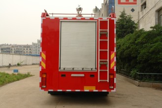 干粉水联用消防车图片