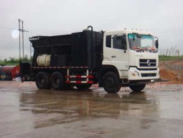 稀浆封层车