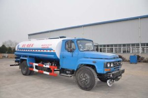 绿化喷洒车