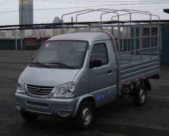 仓栅式运输车